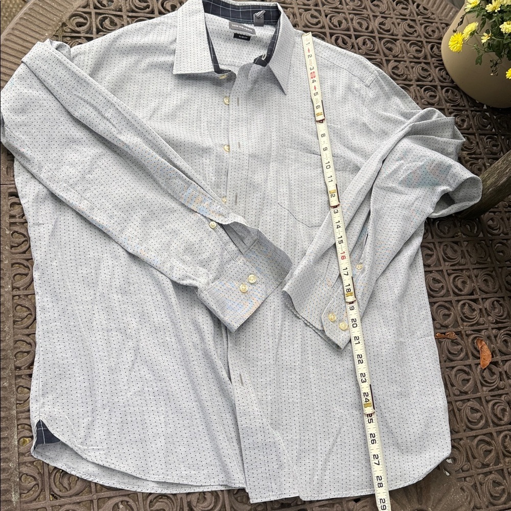 Van Heusen XL Slim Fit Mens Shirt 55%cotton 45% polyester XL 17-17.5